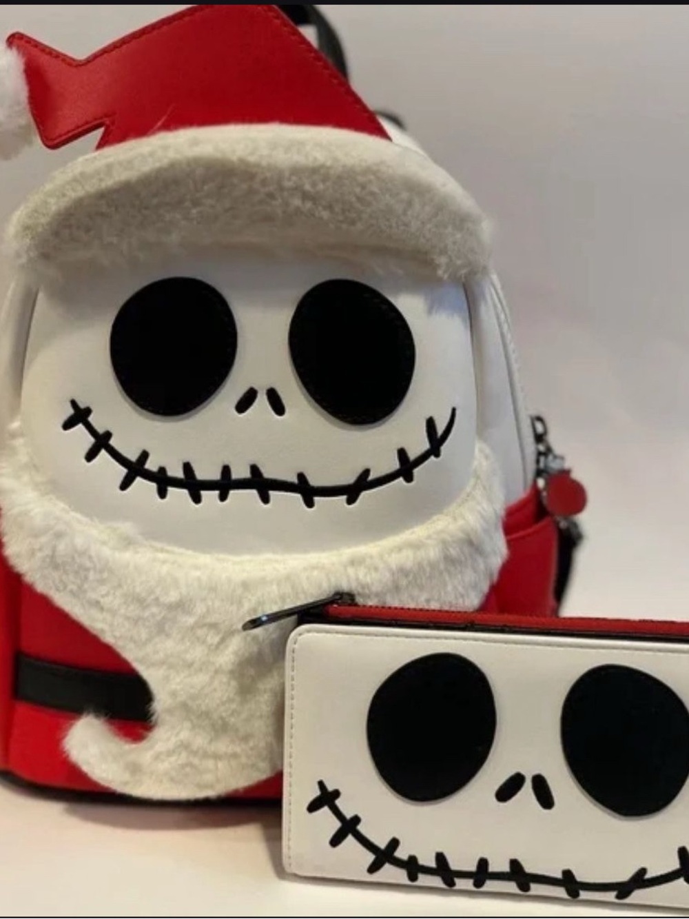 Loungefly Nightmare Before Christmas Santa Clause backpack & wallet set